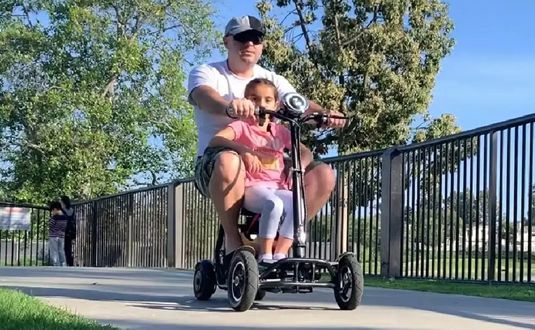 Jumpseat for little passengers