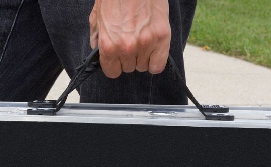 Folds Down to a Quarter of its Size, Breaks Down into Two Pieces